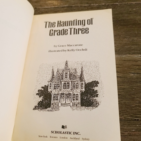Vintage 80s The Haunting of Grade Three Scholastic Paperback Book - Picture 6 of 6